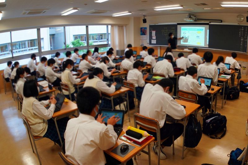 京都産業大学附属高等学校がChromebookを470台超導入したわけ――一歩先行く意識が功を奏したオンライン授業への取り組みとこれから